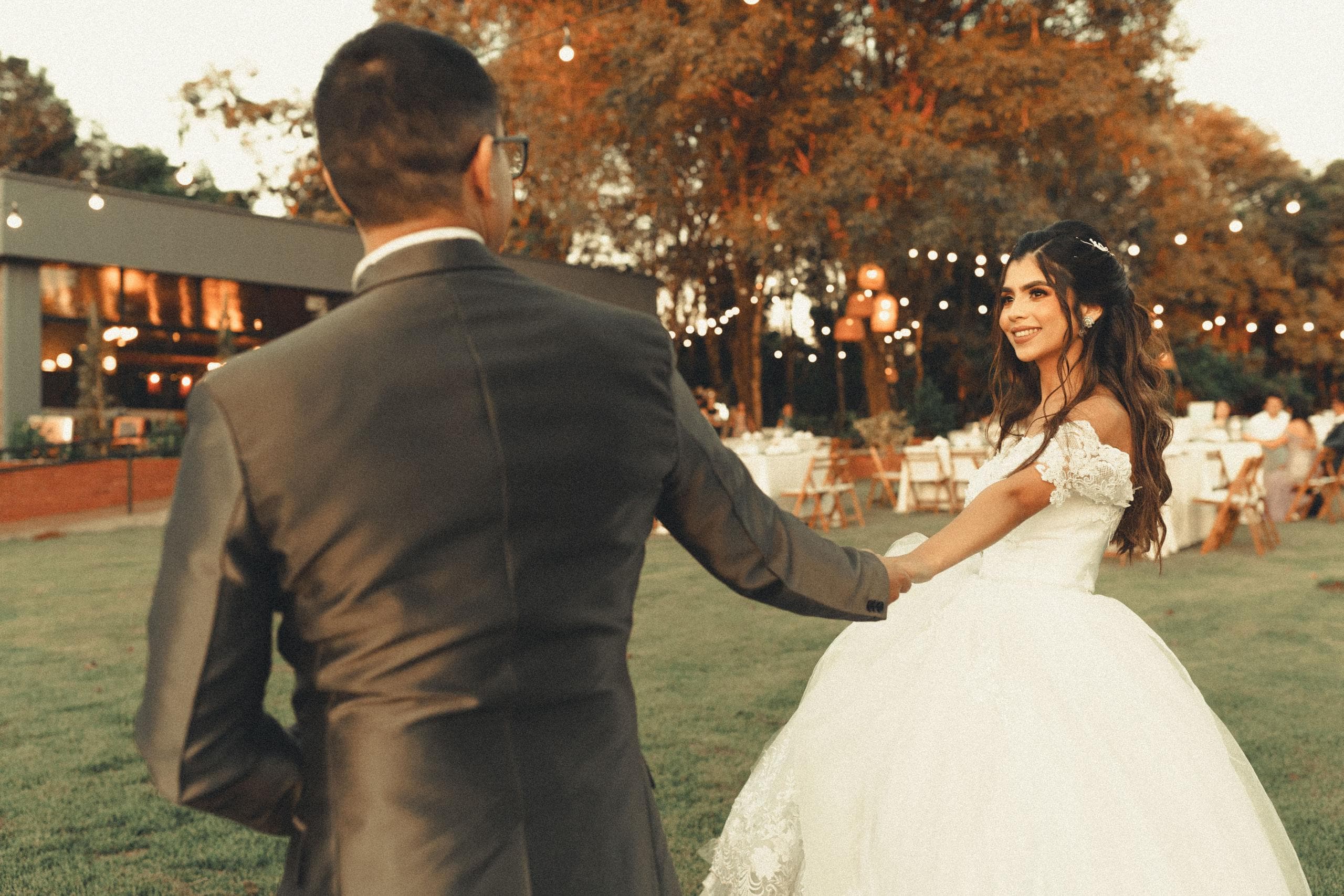 Cambio abito da sposa: quando ha senso un secondo look per il ricevimento