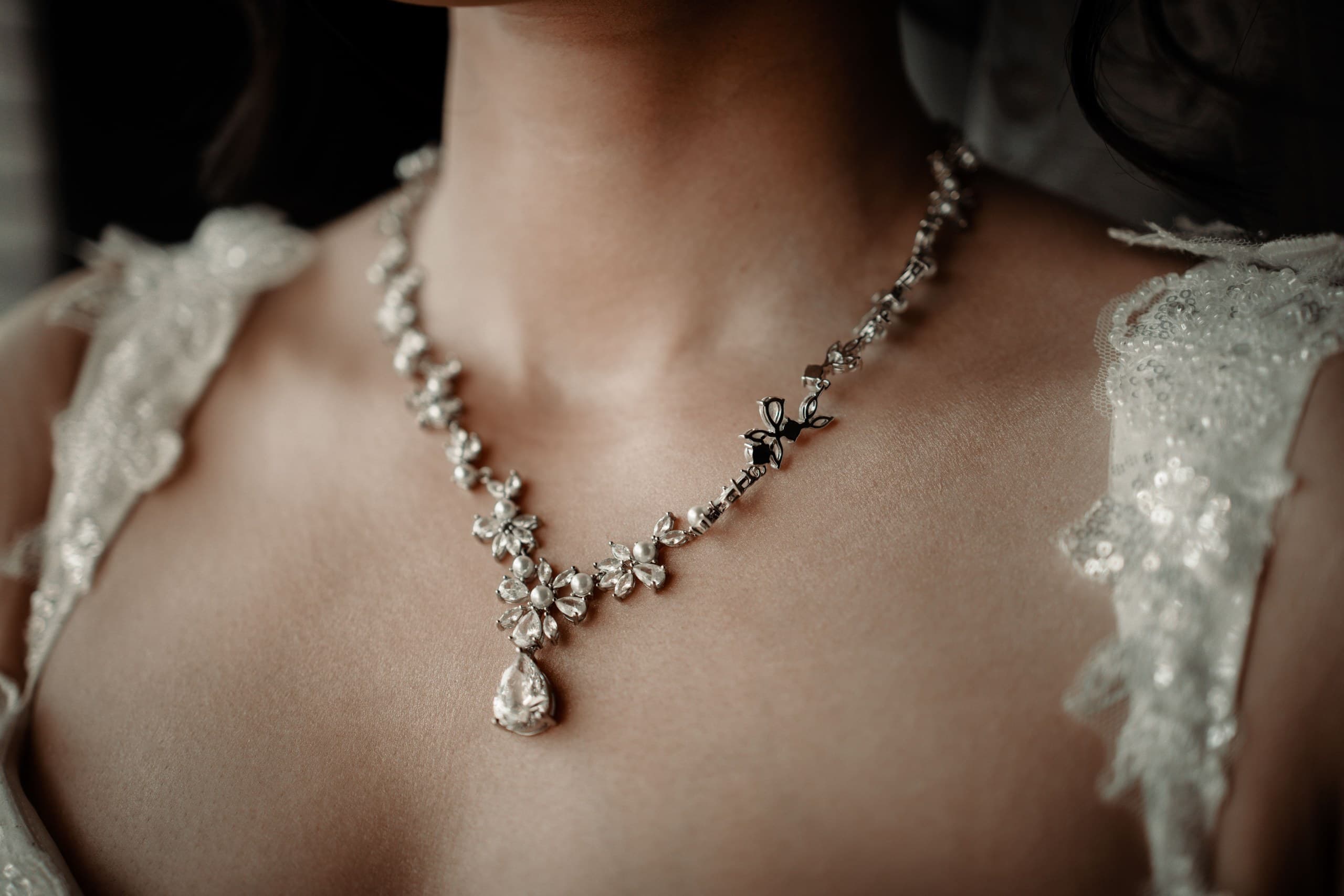 Gioielli da sposa: come sceglierli in base all'abito
