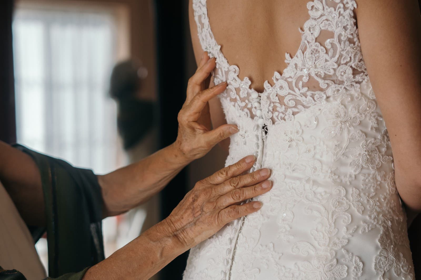 Quanto costa un abito da sposa: le domande da fare prima di ordinare