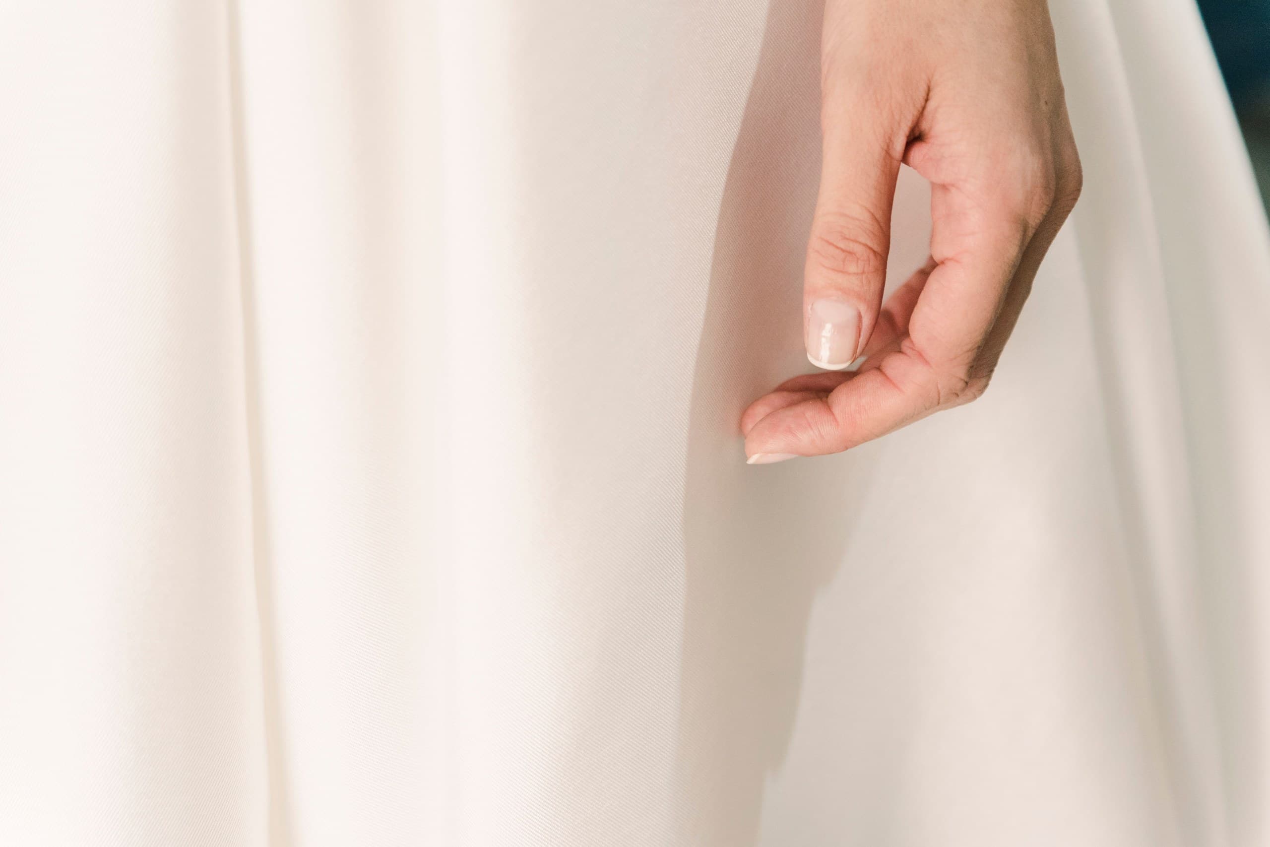 Abito da sposa con le tasche: come funzionano davvero