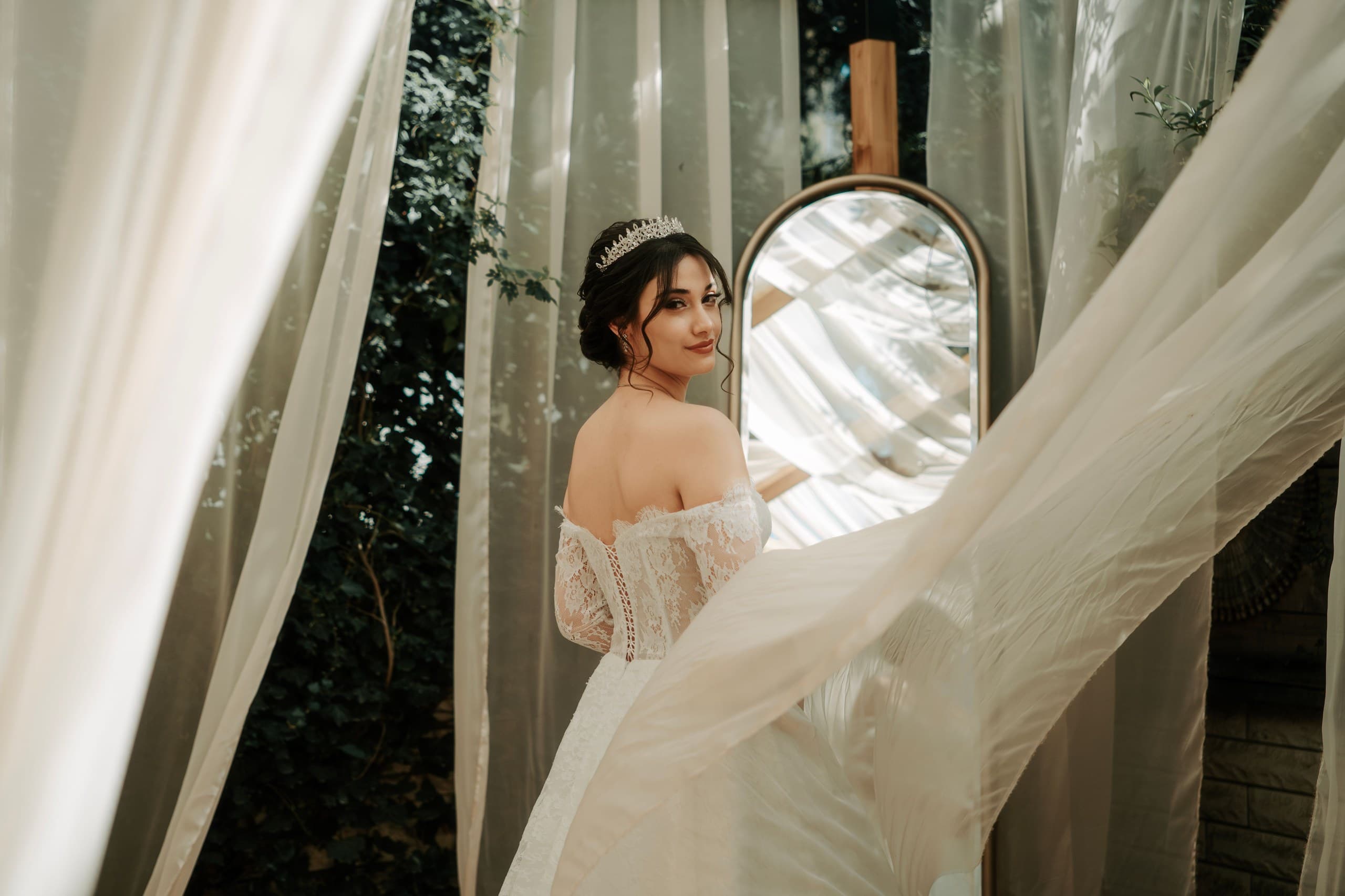 Scollo dell'abito da sposa: come si sceglie davvero