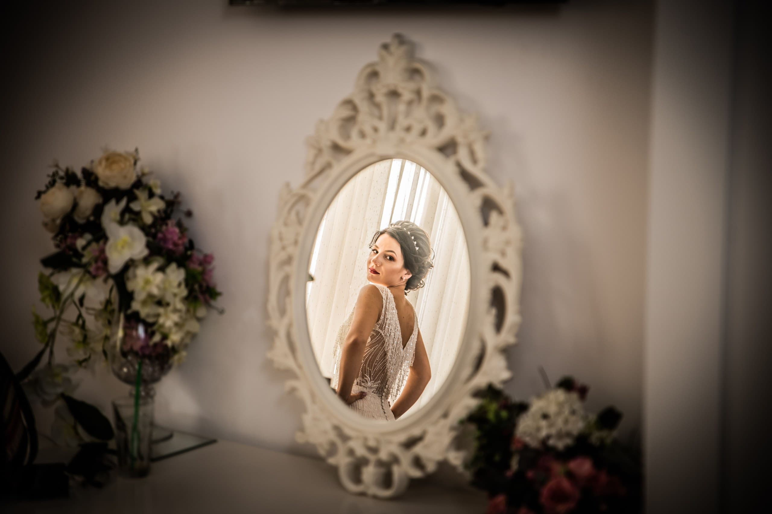 Spallina o scollo che scivola: cosa fare davvero il giorno del matrimonio