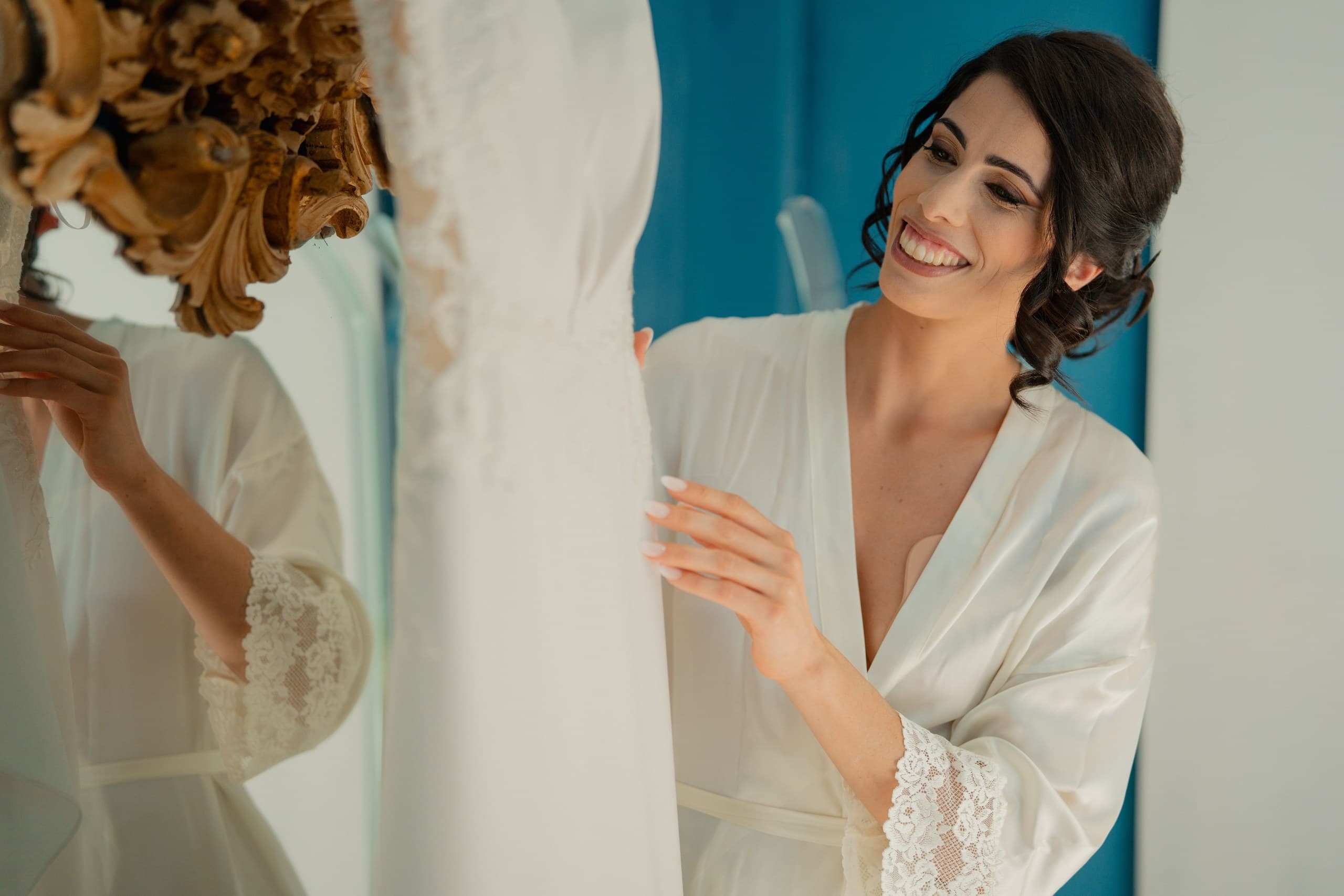 Prova dell'abito da sposa con il ciclo: cosa cambia davvero