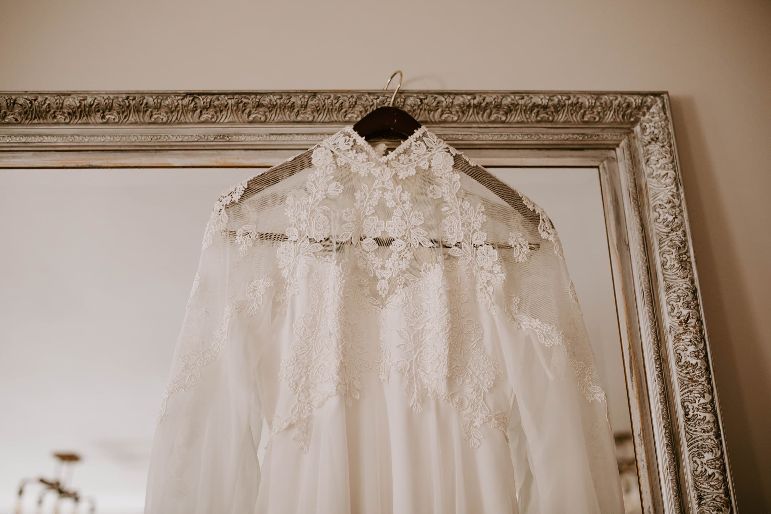 Superstizioni sull'abito da sposa: cosa c'è di vero (e cosa no)